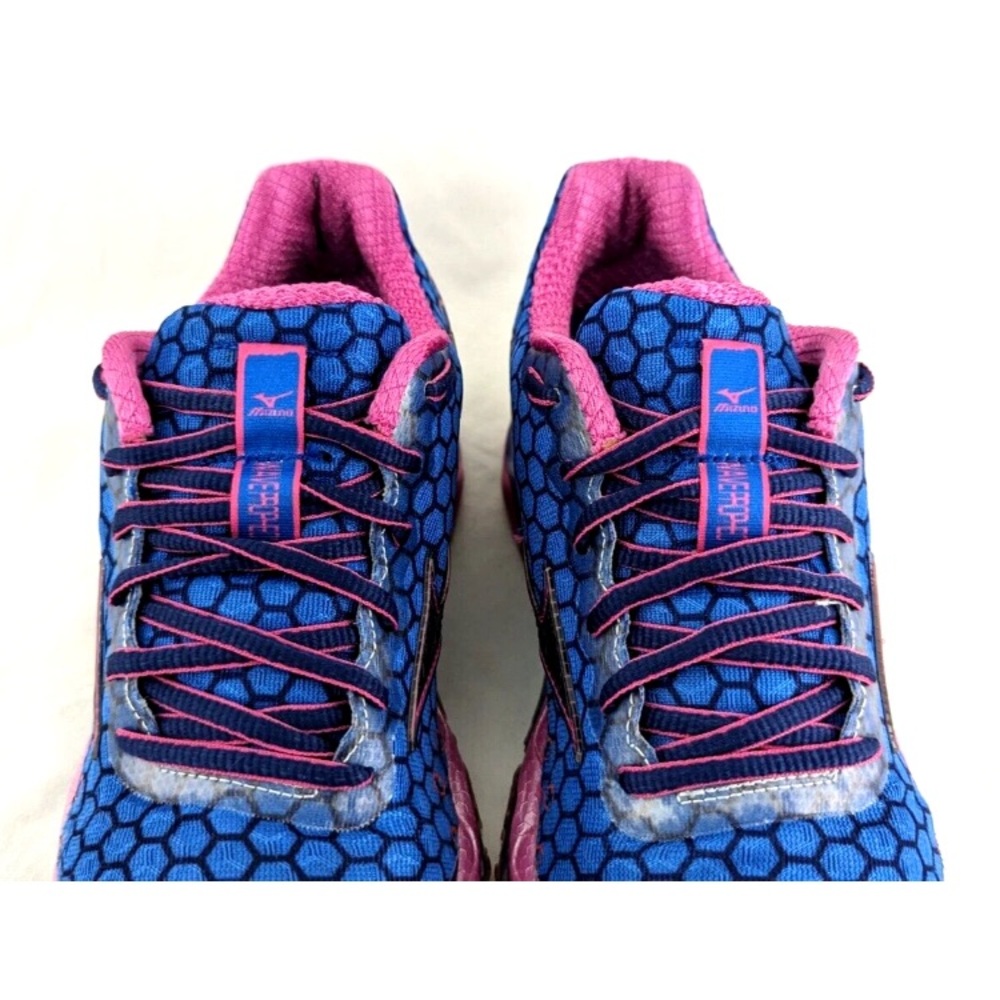 Mizuno Wave Prophecy 3. Blue and Pink Cross trainers. Cool Dynamic Design ! - Picture 7 of 13